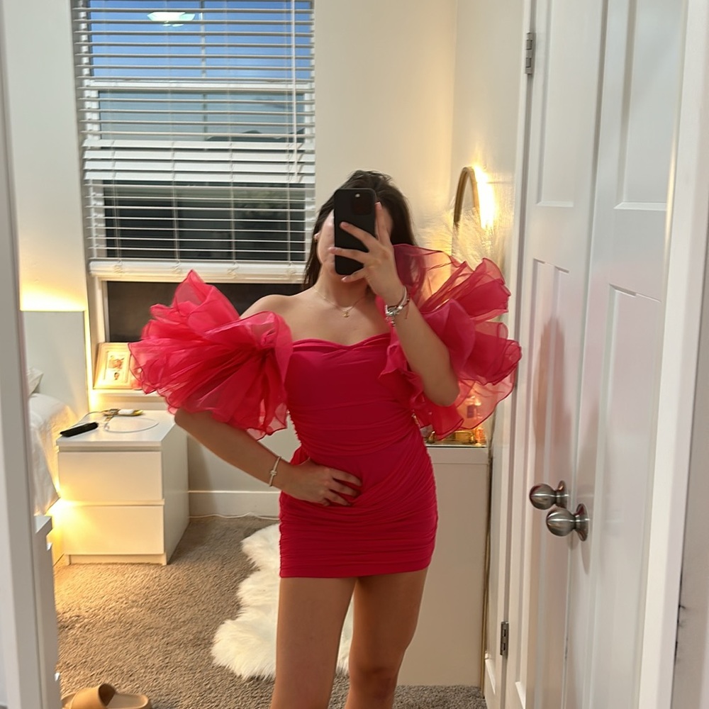Pink dress Chunk